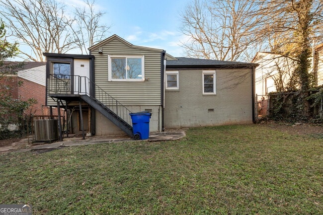 Building Photo - 152 1st St SW