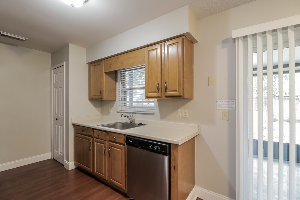 Building Photo - 13900 Lena St
