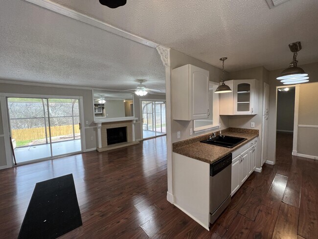Building Photo - 116 Meadow Lark