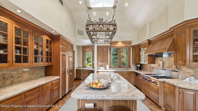 Building Photo - 715 Willoughby Way