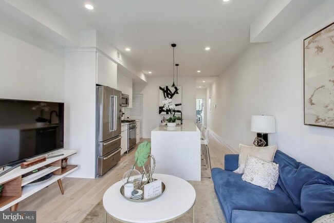 Building Photo - 1011 18th St NE