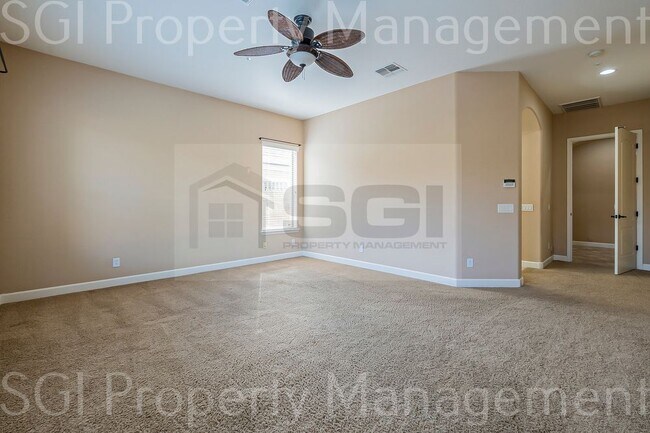 Building Photo - LUXURY 5 BEDROOM VISTANCIA BASEMENT HOME!