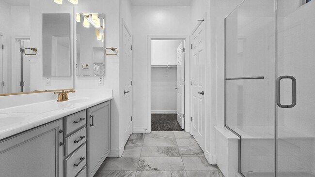 Building Photo - Gorgeous home in gated 55+ community of Canta Mia!