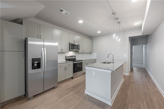 Building Photo - 4484 Marietta St