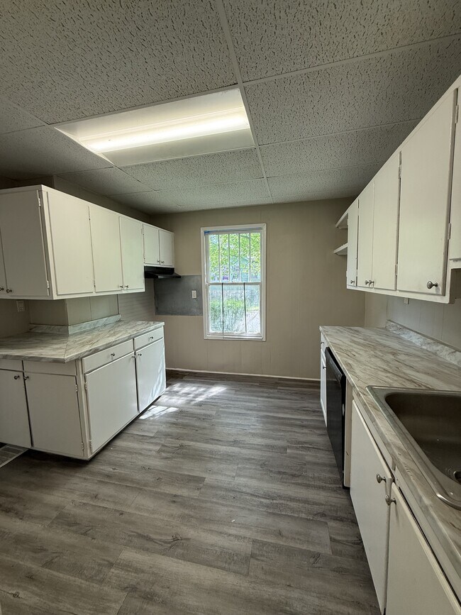 Building Photo - 1545 29th Street Ensley