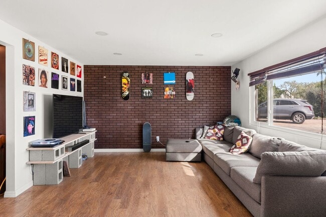 Building Photo - Beautiful 3 Bedroom Home in Norco