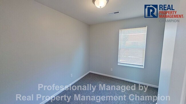 Building Photo - Adorable 3 BD 1.5 BA Home on Corner Lot with Fenced Back Yard