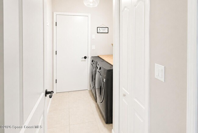 Building Photo - 781 Glen Abbey Way