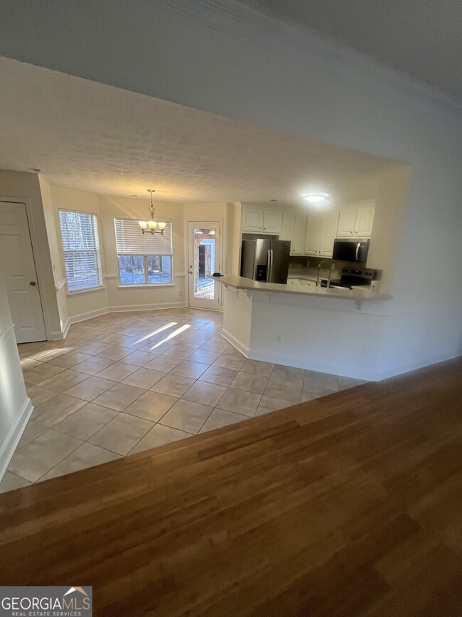 Building Photo - 530 Oxford Ridge