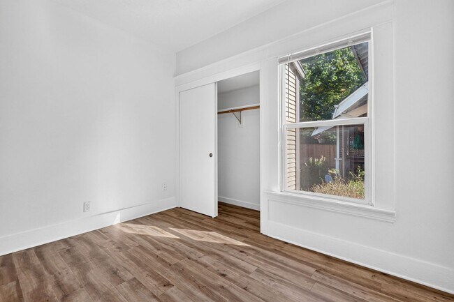Building Photo - 5114 N Williams Ave
