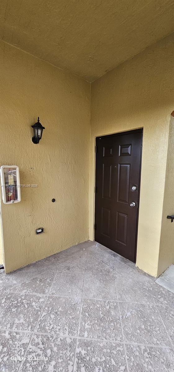 Building Photo - 935 NE 33rd Terrace