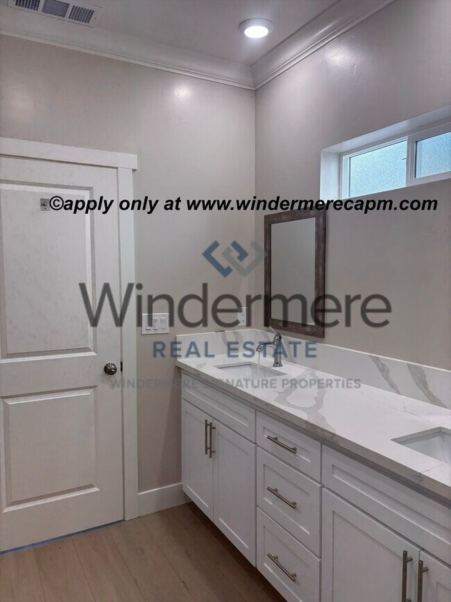 Building Photo - Brand New 3-Bedroom Home with gorgeous Mod...