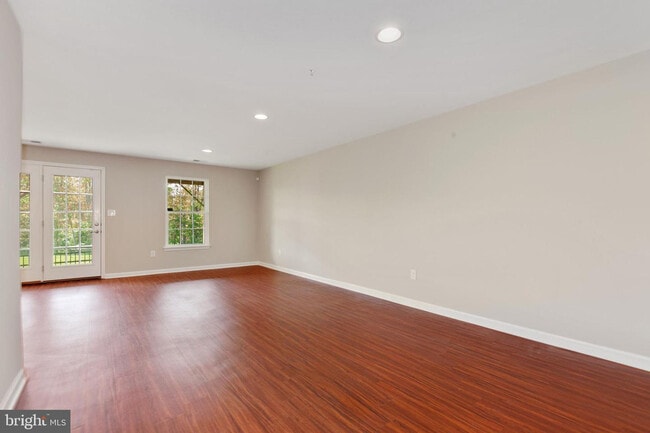 Building Photo - 9418 Paragon Ct