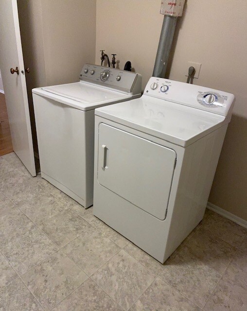 Building Photo - 710 Saint Andrews Ln