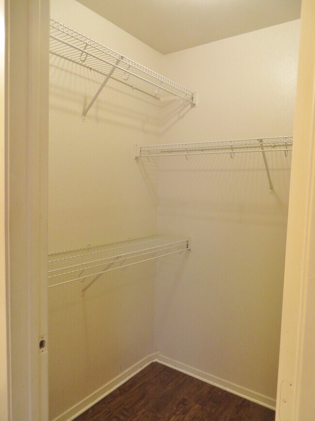 Building Photo - 2 Bedroom 2 Bathroom Unit In Georgetown