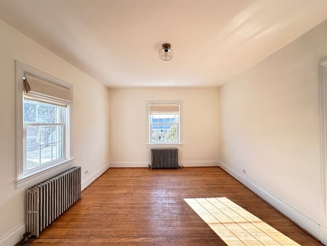 Building Photo - 122 Summit St