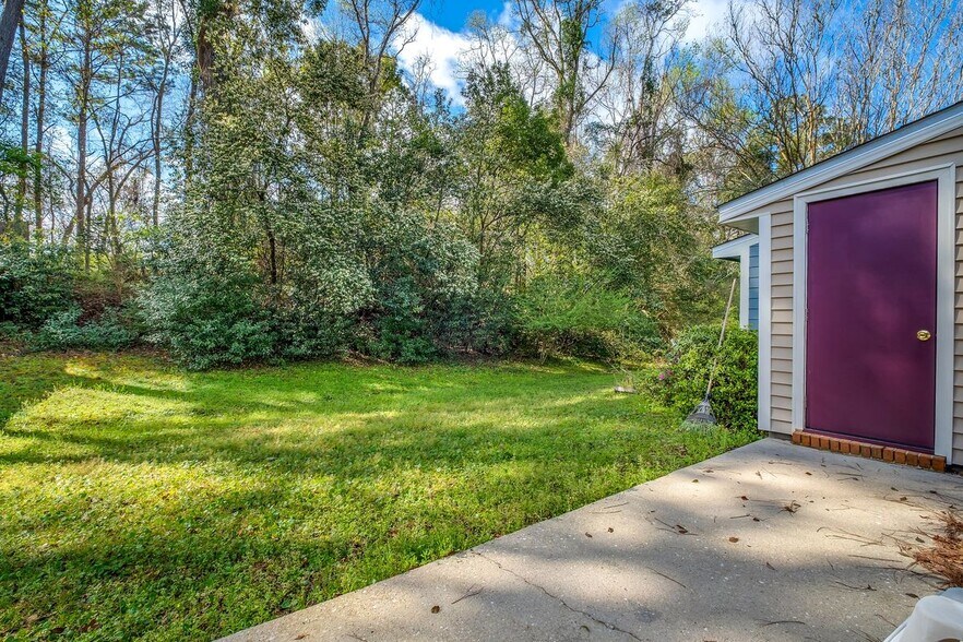Building Photo - 2057 Victory Garden Ln