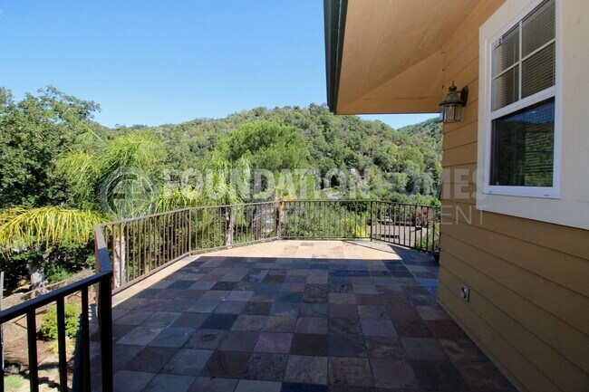Building Photo - Architecturally Stunning Custom Estate wit...