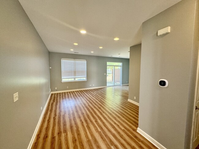 Building Photo - 423 Acushnet St