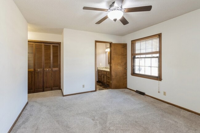 Building Photo - 7405 W 74th St