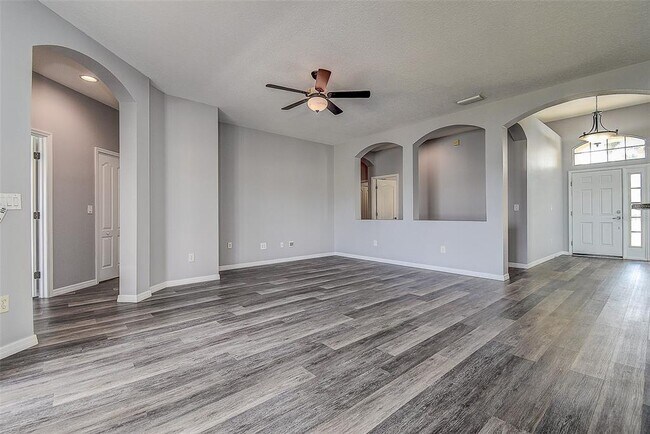 Building Photo - 1820 Mira Lago Cir
