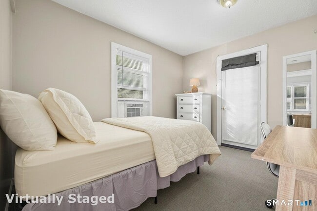 Building Photo - 116 College Pl