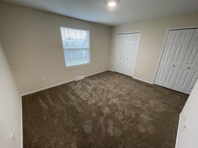 Building Photo - 4757 Ledgewood Dr