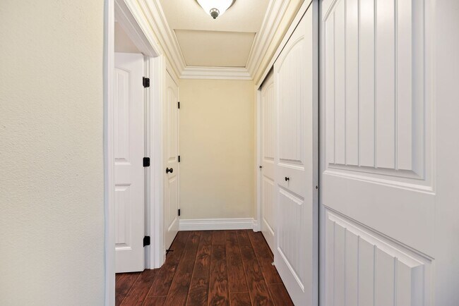 Building Photo - Stunning Riverside Home for Rent- Solar, E...