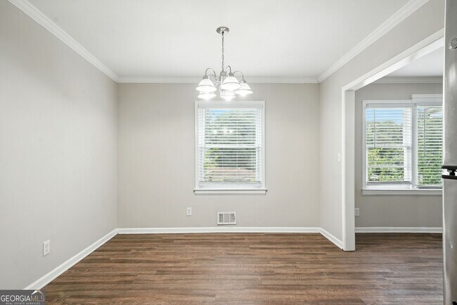 Building Photo - 2493 Miriam Ln