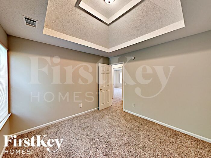 Building Photo - 10697 Tara Village Way