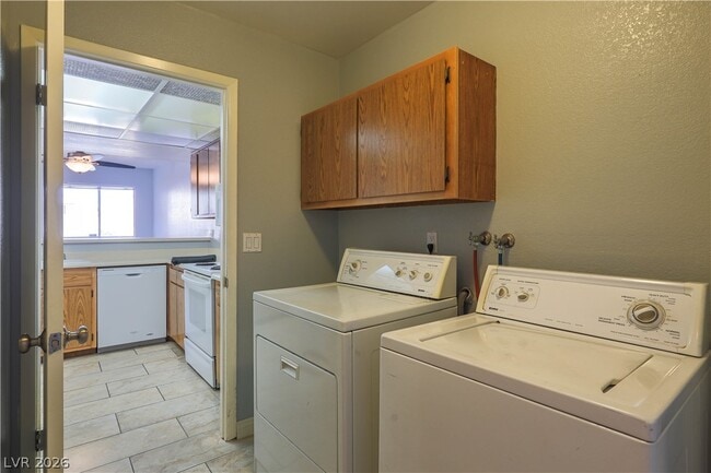Building Photo - 6750 Del Rey Ave