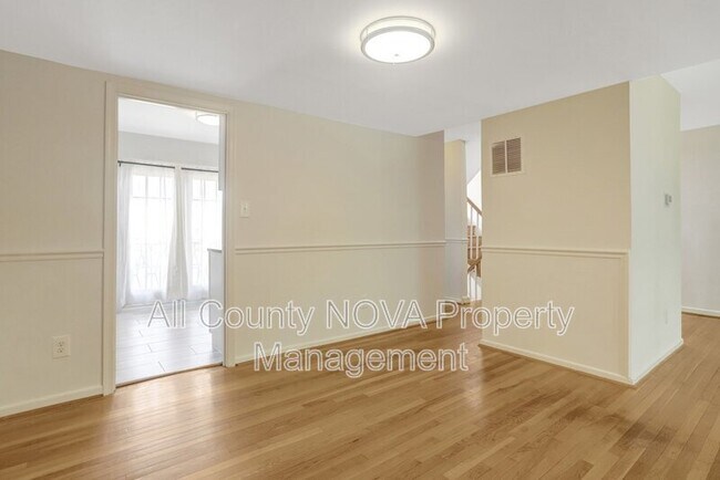 Building Photo - 3353 Ardley Ct