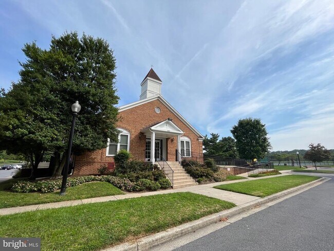 Building Photo - 14104 Valleyfield Dr