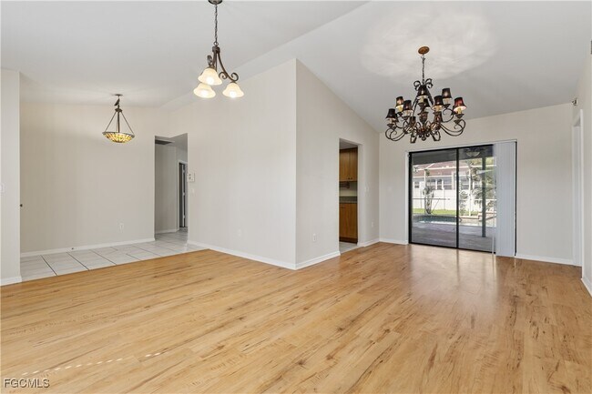 Building Photo - 132 NE 7th Ave