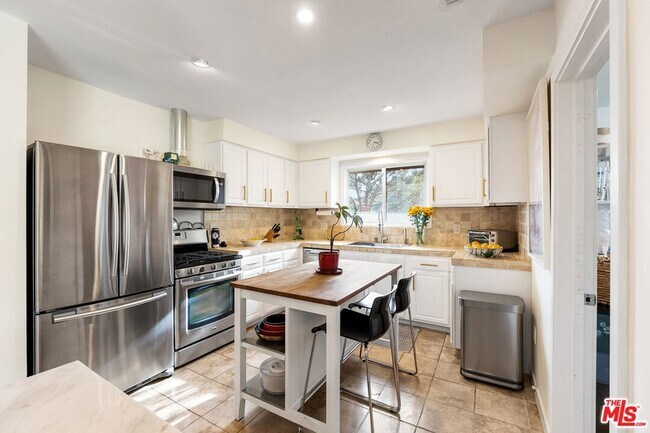 Building Photo - 2316 Laurelmont Pl