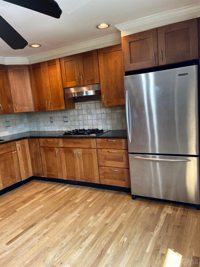 Building Photo - 3601 N Oaks Blvd