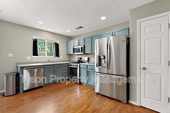 Building Photo - 10816 Habanero Way SE