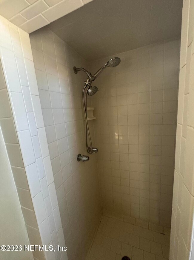 Building Photo - 1604 Cherry St