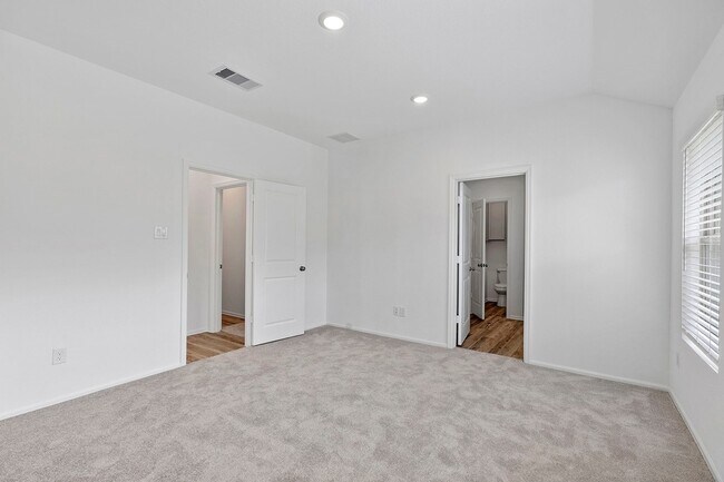 Building Photo - 31546 Beacon Cove Trl