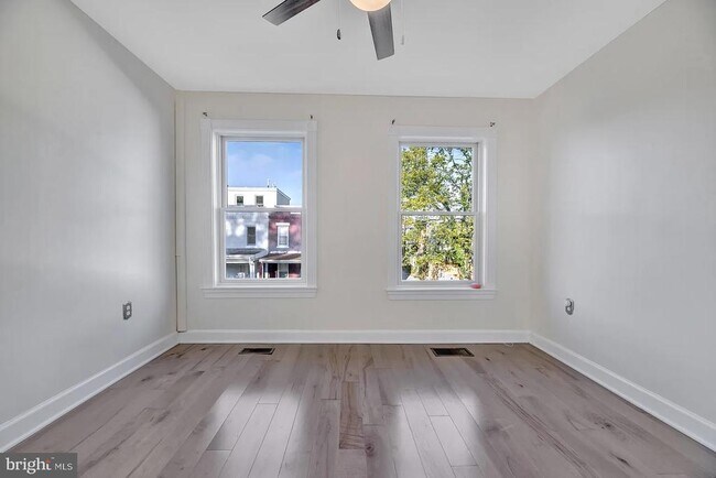 Building Photo - 639 20th St NE