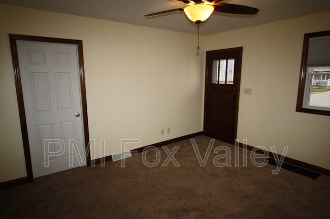 Building Photo - 826 Tayco St