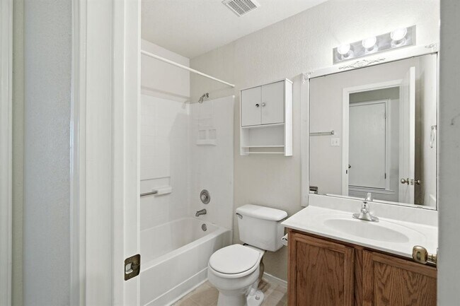 Building Photo - 3807 Haleys Way