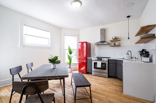 Building Photo - 3Bdrm w/ Den  **FREE JULY RENT