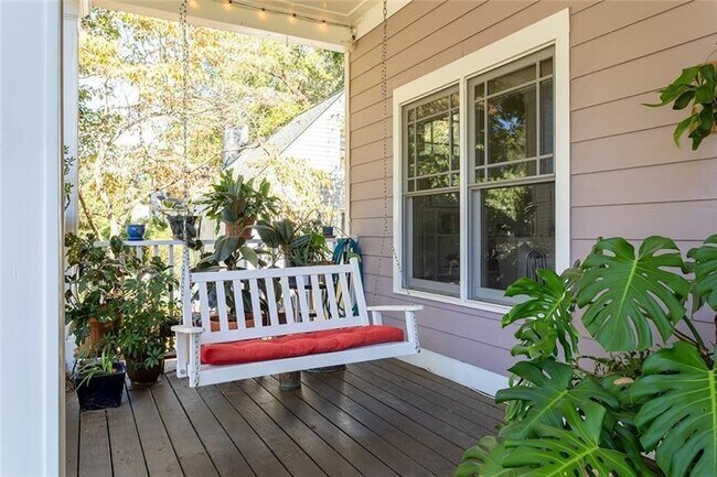 Building Photo - 428 S Howard St SE