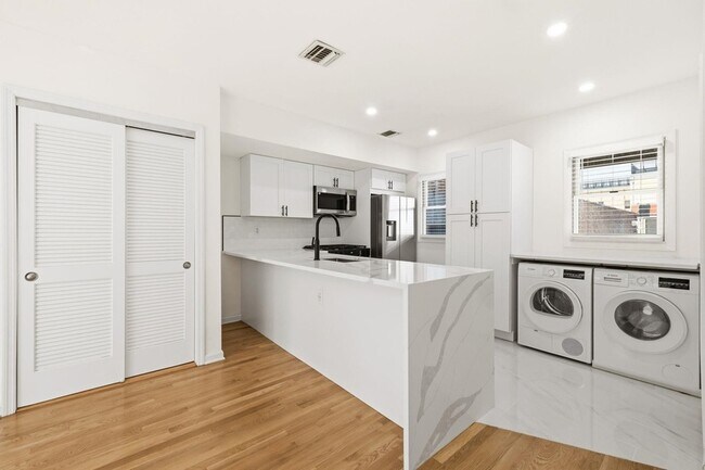 Building Photo - 312 Washington St