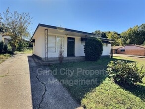 Building Photo - 395 Fairhope Rd