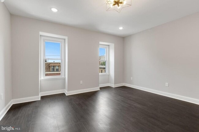 Building Photo - 624 N 35th St
