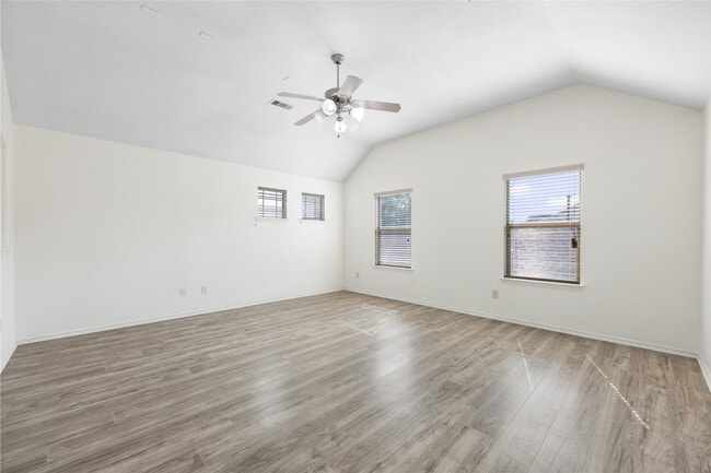 Building Photo - 23906 Fairport Harbor Ln