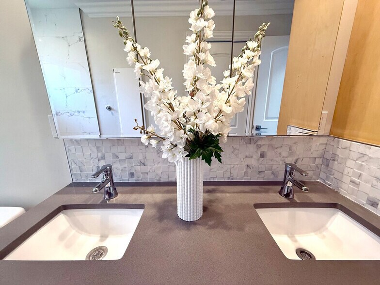 Building Photo - 10699 Larry Way