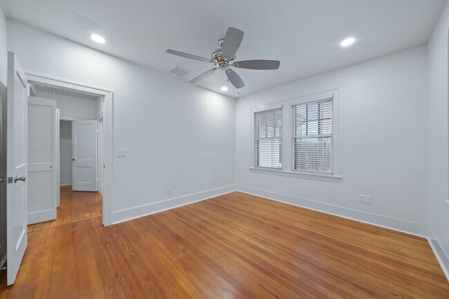 Building Photo - 1104 W 22nd St